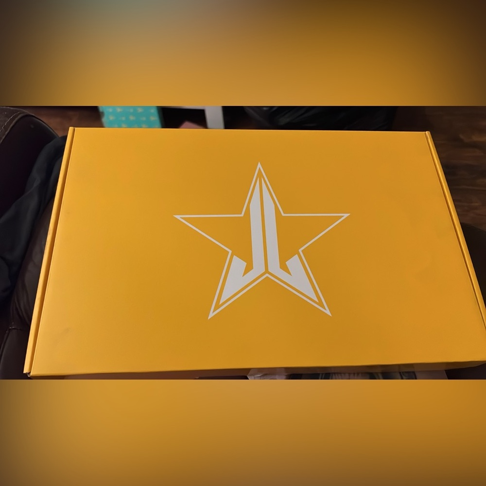 Jeffree Star makeup mirror